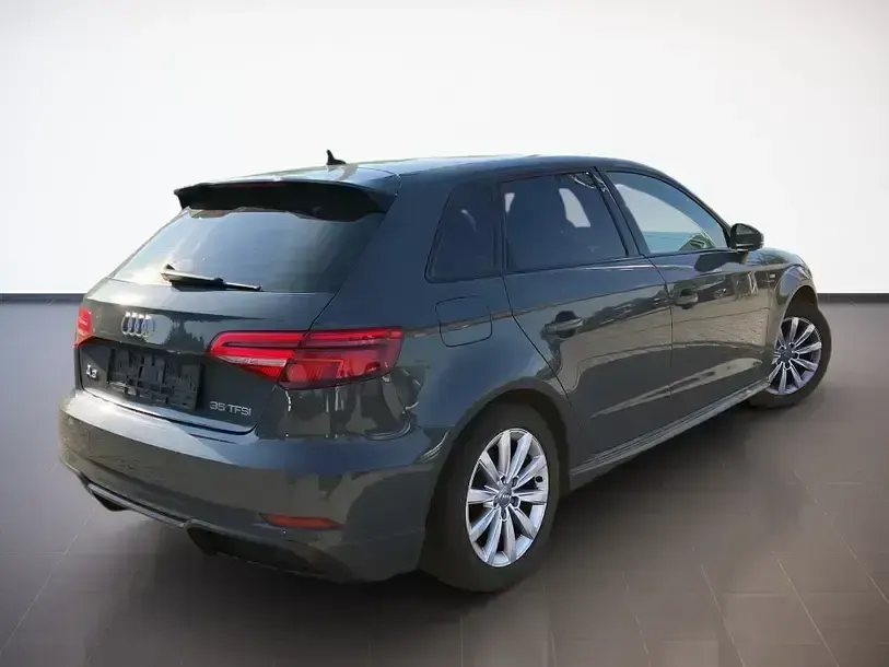 Gebraucht Audi A3 Sport 150 PS (110 kW) 2019 Nanograu Limousine