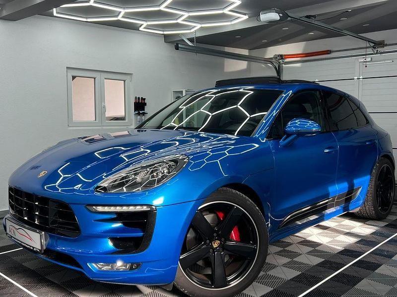 Blau Gebraucht 2016 Porsche Macan Turbo SUV | 39.950 € (Teuer) - Bild 1/4