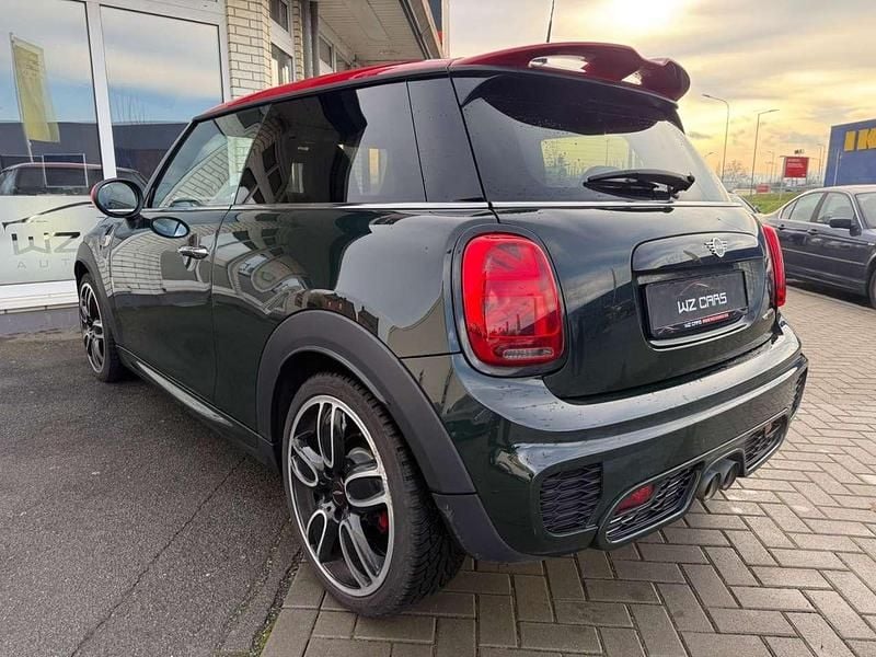 Gebraucht Mini John Cooper Works 231 PS (169 kW) 2019 Rebel green Kleinwagen