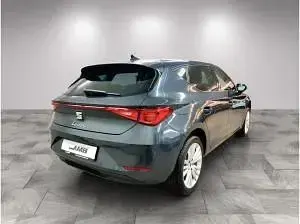 Gebraucht Seat Leon 150 PS (110 kW) 2024 Grau (magnetic grau metallic) Limousine