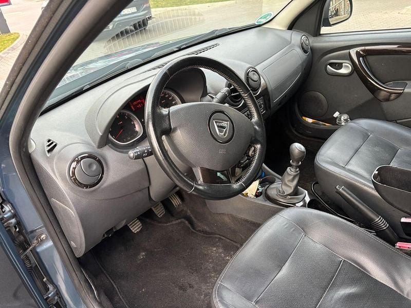 Gebraucht Dacia Duster Lauréate 107 PS (78 kW) 2011 Blau SUV