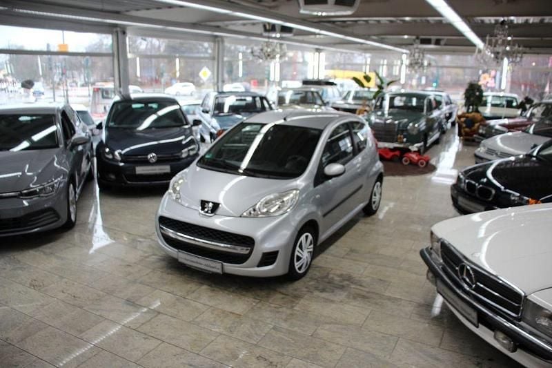 Gebraucht Peugeot 107 Filou 68 PS (50 kW) 2009 Grau Kleinwagen