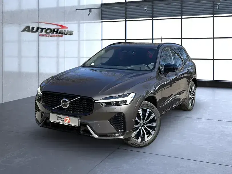 Używany Volvo XC60 Plus 250 KM (183 kW) 2025 Szary SUV