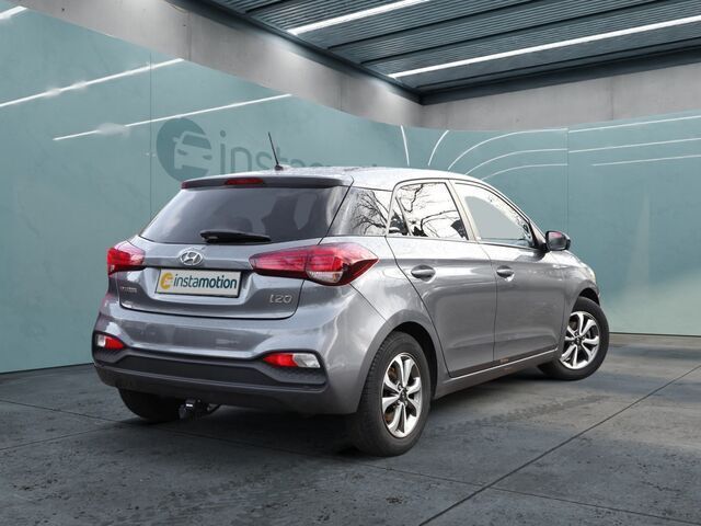 Grau Gebraucht 2019 Hyundai i20 YES! Limousine | 11.722 € (Fairer Preis) - Bild 1/2