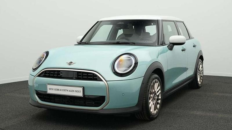 Grün Gebraucht 2024 Mini Cooper Favoured Kleinwagen | 27.445 € (Fairer Preis) - Bild 1/4