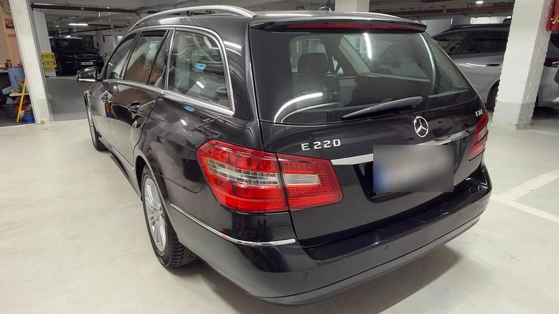 Gebraucht Mercedes 220 170 PS (125 kW) 2010 Schwarz Kombi
