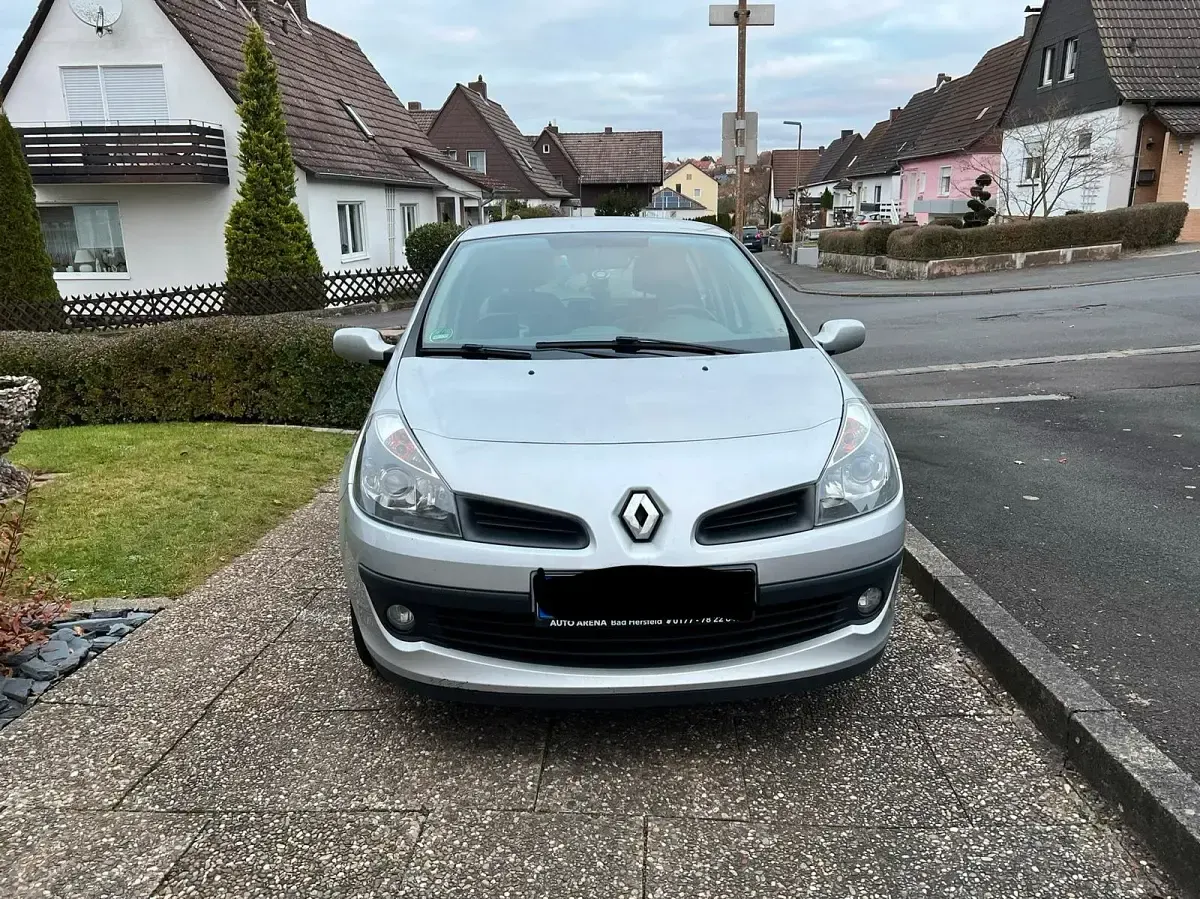 Gebraucht Renault Clio 75 PS (55 kW) 2009 Silber Kleinwagen