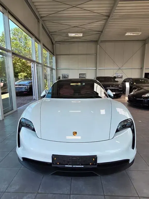 Gebraucht Porsche Taycan 4S 419 kW (571 PS) 2020 Carraraweißmetallic Limousine