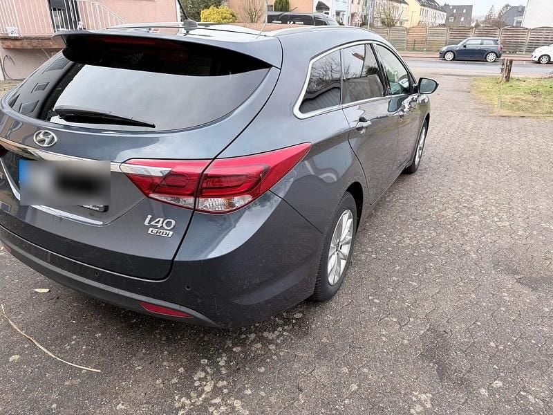 Gebraucht Hyundai i40 141 PS (103 kW) 2016 Blau Kombi