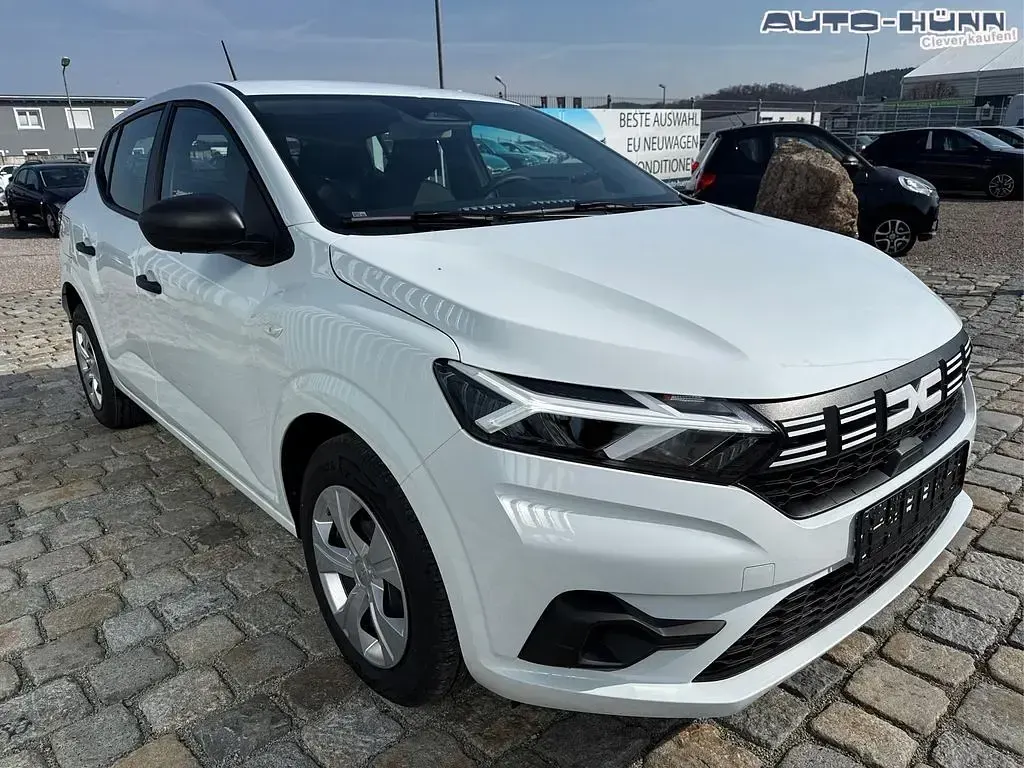 Gebraucht Dacia Sandero Essentiel 91 PS (66 kW) 2025 Weiß Limousine