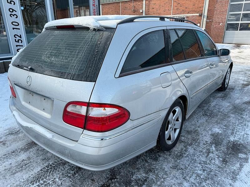 Gebraucht Mercedes E320 Avantgarde 224 PS (164 kW) 2005 Silber Kombi