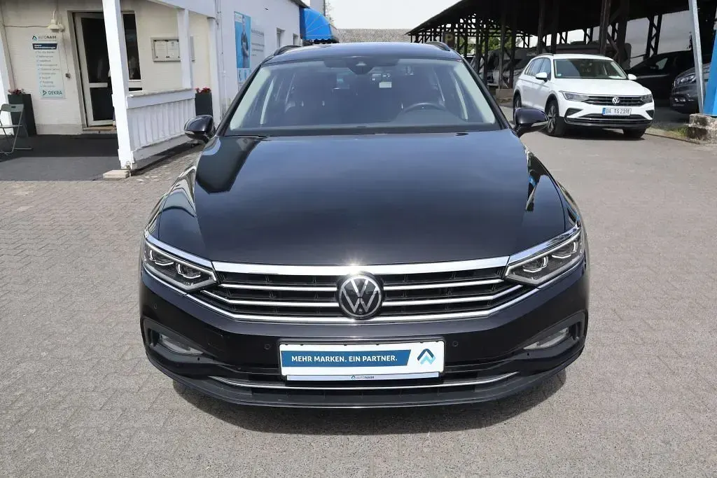 Gebraucht VW Passat Business 200 PS (147 kW) 2023 Deep black pearlescent Kombi