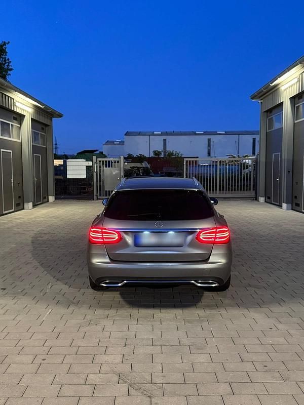 Gebraucht Mercedes C250 204 PS (150 kW) 2014 Grau Kombi