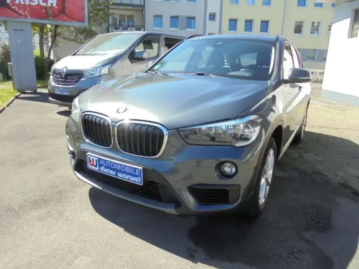 Używany BMW X1 140 KM (102 kW) 2019 Szary SUV