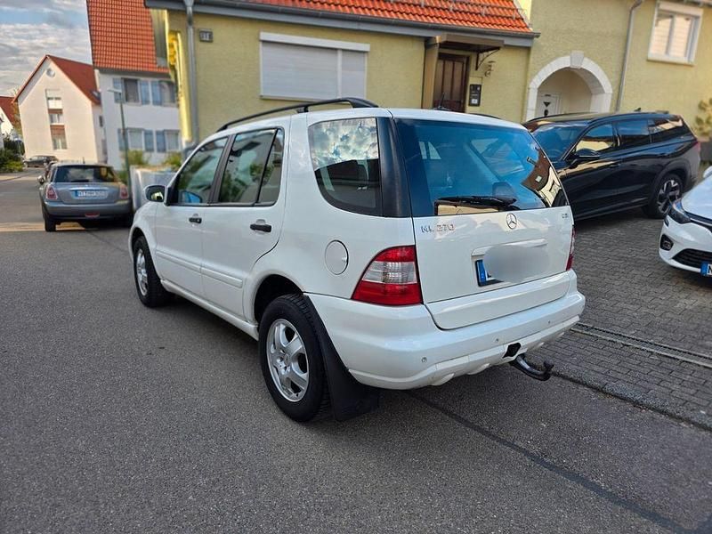 Gebraucht Mercedes ML270 163 PS (119 kW) 2003 Weiß SUV