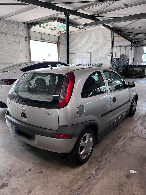 Gebraucht Opel Corsa Comfort 58 PS (42 kW) 2001 Silber Kleinwagen