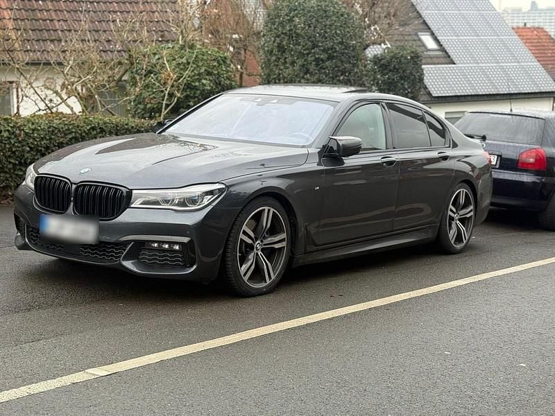 Gebraucht BMW 740 320 PS (235 kW) 2017 Grau Limousine