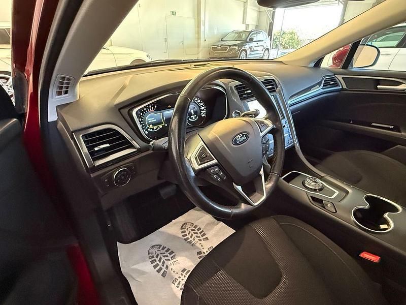 Gebraucht Ford Mondeo Titanium 390 PS (286 kW) 2019 Rot Limousine