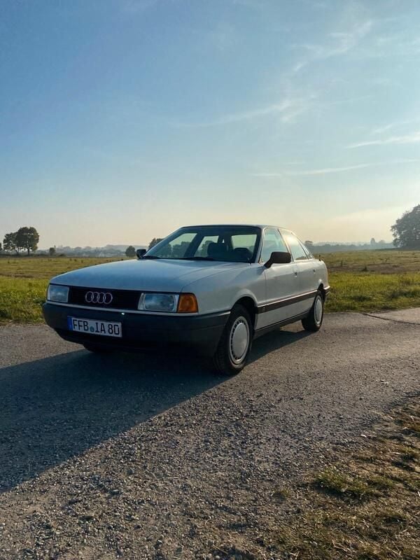 Weiß Gebraucht 1990 Audi 80 Limousine | 3.500 € - Bild 1/4