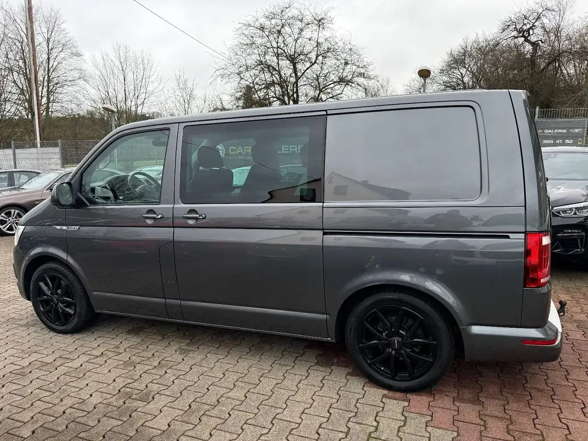 Gebraucht VW Transporter Comfortline 150 PS (110 kW) 2019 Grau Van