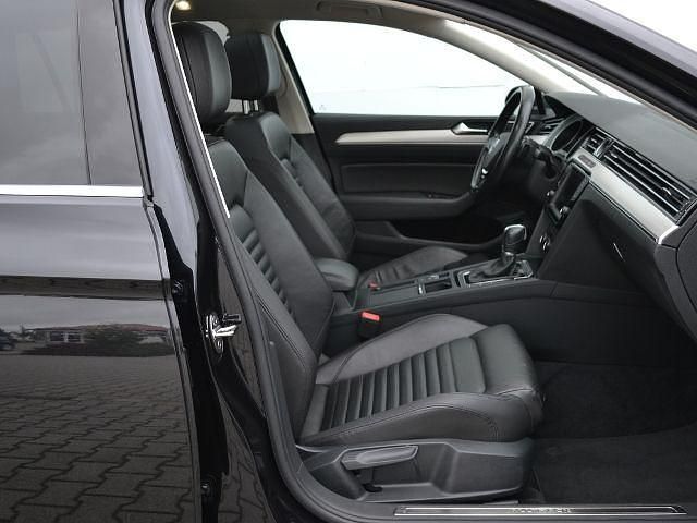 Gebraucht VW Passat Alltrack Pro 190 PS (139 kW) 2016 Schwarz (deep black perleffekt) Kombi