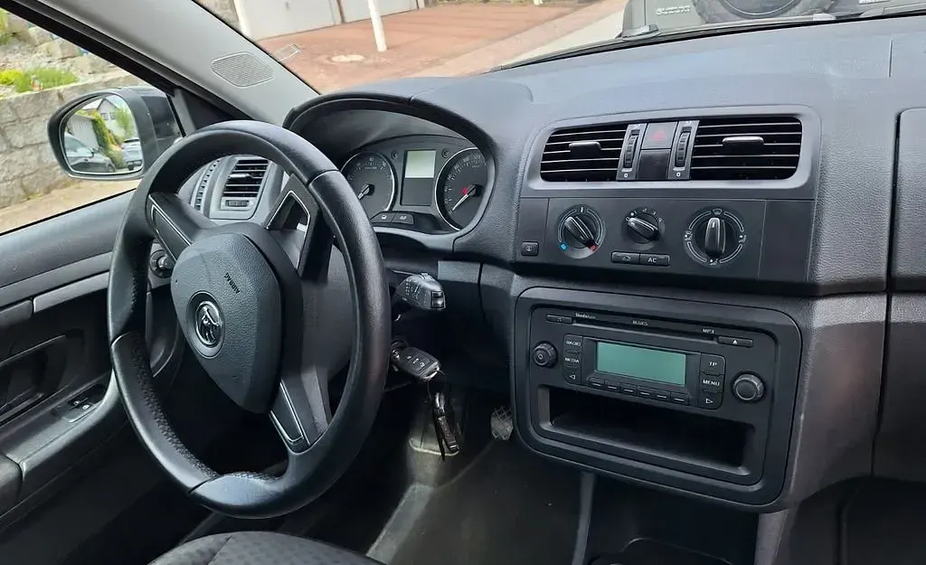 Gebraucht Skoda Fabia Ambition 86 PS (63 kW) 2014 Schwarz Limousine