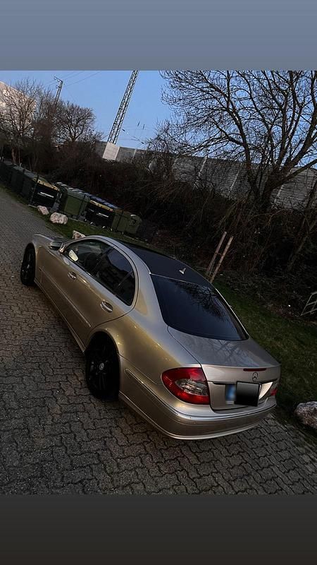 Gebraucht Mercedes E280 231 PS (169 kW) 2007 Gold Limousine