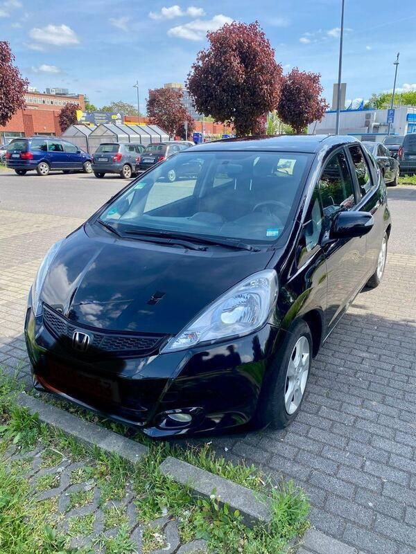 Schwarz Gebraucht 2015 Honda Jazz Comfort Kleinwagen | 6.500 € (Guter Preis) - Bild 1/4