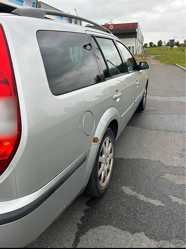 Gebraucht Ford Mondeo 145 PS (106 kW) 2003 Silber Kombi