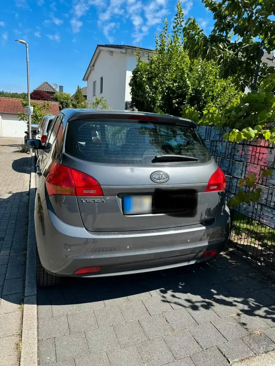 Gebraucht Kia Venga 90 PS (66 kW) 2011 Andere farben Kleinwagen