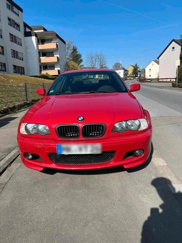 Rot Gebraucht 2001 BMW 318 M Sport Coupé | 4.200 € - Bild 1/4