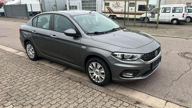 Grau Gebraucht 2018 Fiat Tipo Pop Limousine | 6.999 € (Superpreis) - Bild 1/4