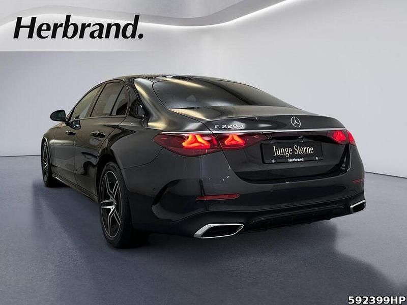 Gebraucht Mercedes E220 AMG 197 PS (144 kW) 2025 Metalliclack graphitgrau Limousine