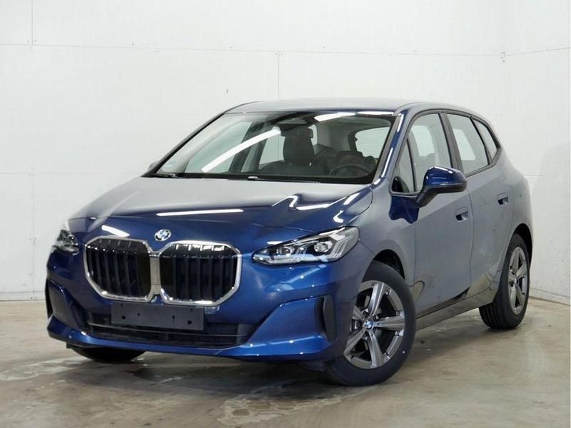 Blau Gebraucht 2024 BMW 218 Active Tourer Sport Line Van / Kleinbus | 26.980 € (Superpreis) - Bild 1/4
