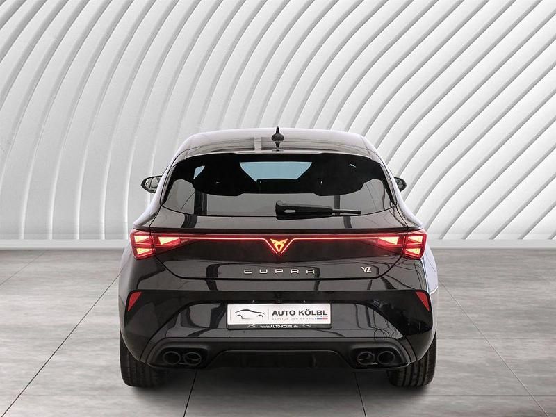Nowe Cupra Leon VZ 300 KM (220 kW) 2026 Czarny Sedan/Limuzyna