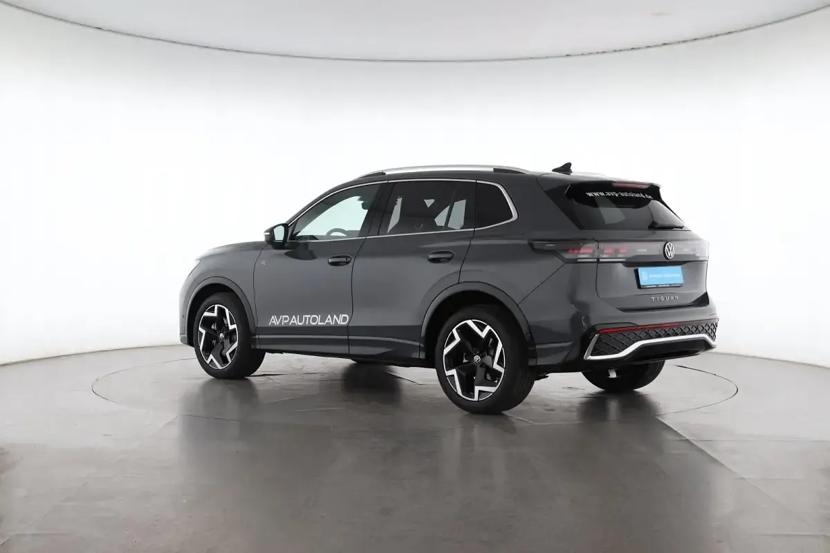 Gebraucht VW Tiguan R-line 150 PS (110 kW) 2026 Delfingrau SUV