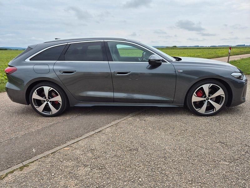 Gebraucht Audi A5 S-Line 204 PS (150 kW) 2024 Grau Coupé