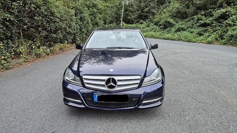Gebraucht Mercedes C350 306 PS (225 kW) 2011 Blau Limousine