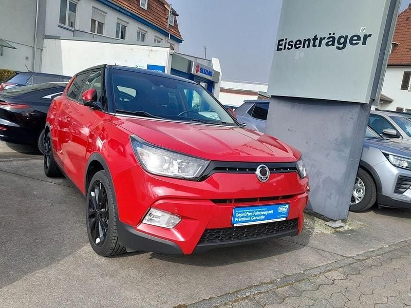 Gebraucht Ssangyong (KGM) Tivoli Quartz 128 PS (94 kW) 2017 Rot SUV