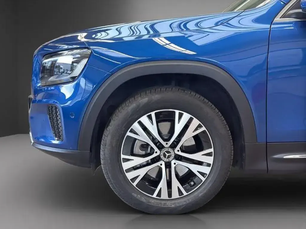 Gebraucht Mercedes GLB220 Progressive 190 PS (139 kW) 2024 Metalliclack spektralblau (metallic) SUV