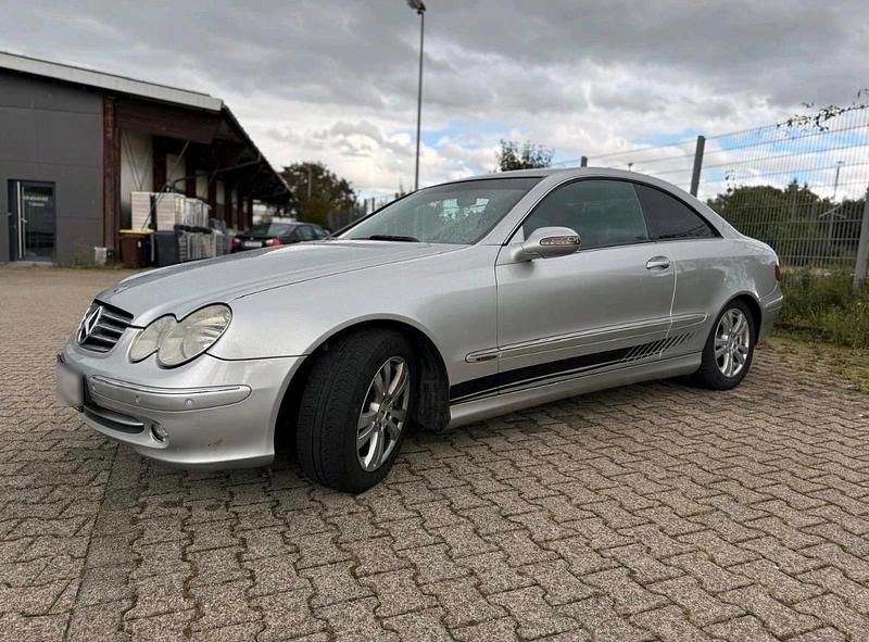 Usata Mercedes CLK270 200 CV (147 kW) 2004 Argento Coupé