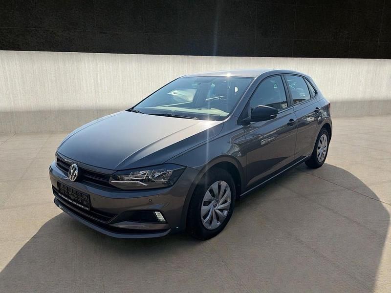 Gebraucht VW Polo 65 PS (47 kW) 2018 Grau Kleinwagen