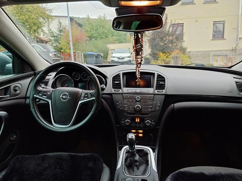 Gebraucht Opel Insignia Edition 163 PS (119 kW) 2013 Grau Kombi