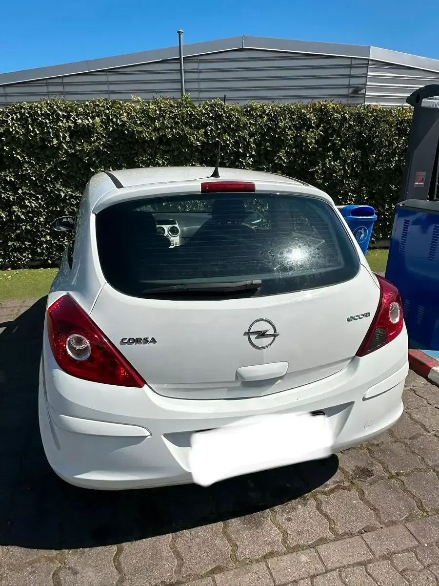 Używany Opel Corsa 60 KM (44 kW) 2010 Biały Hatchback
