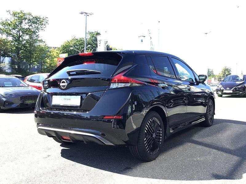 Gebraucht Nissan Leaf S 110 kW (150 PS) 2024 Schwarz Kleinwagen