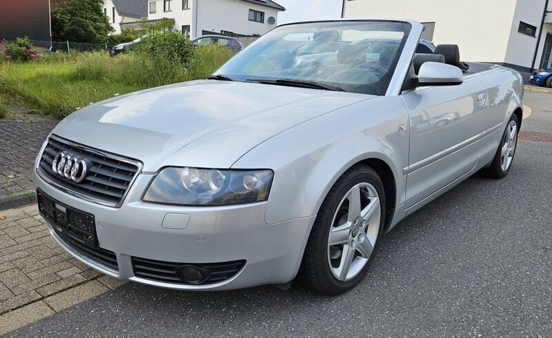 Silber Gebraucht 2005 Audi A4 Cabriolet Sport Cabrio | 4.799 € (Guter Preis) - Bild 1/4