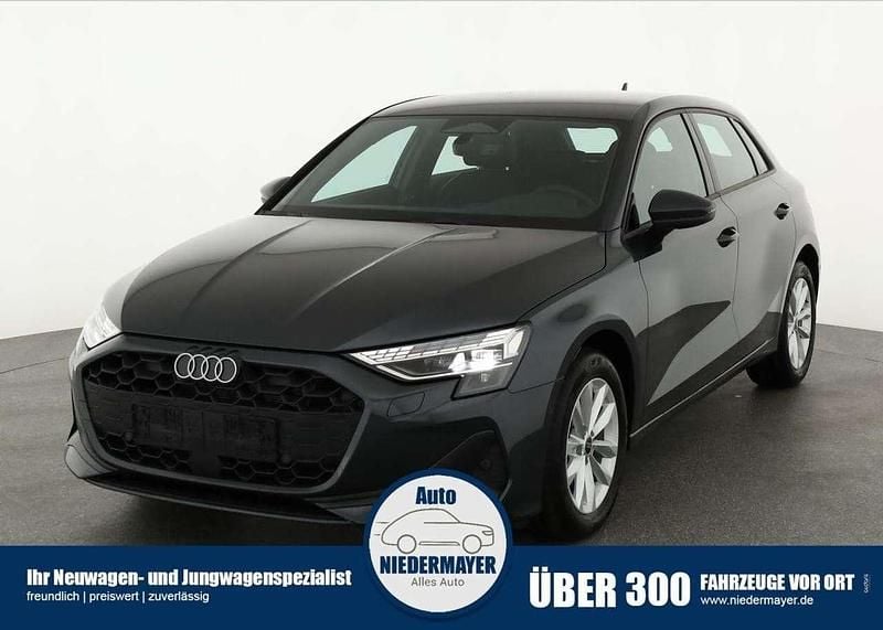 Mythos schwarz metallic Neu 2025 Audi A3 Sportback Limousine | 32.995 € (Superpreis) - Bild 1/4