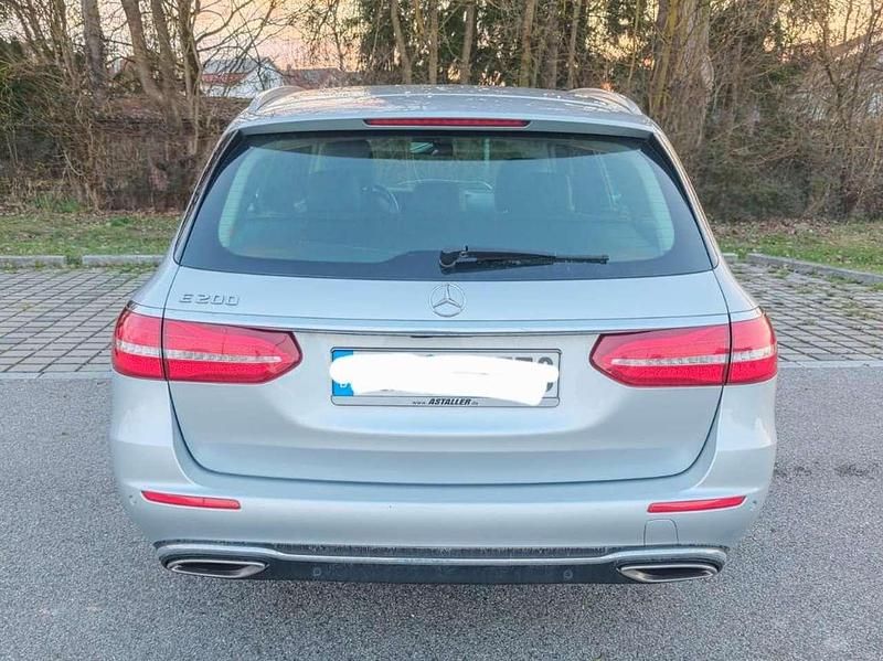 Gebraucht Mercedes E200 184 PS (135 kW) 2017 Silber Kombi
