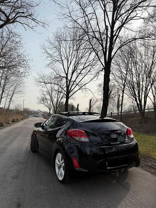 Gebraucht Hyundai Veloster 140 PS (102 kW) 2011 Schwarz Kleinwagen