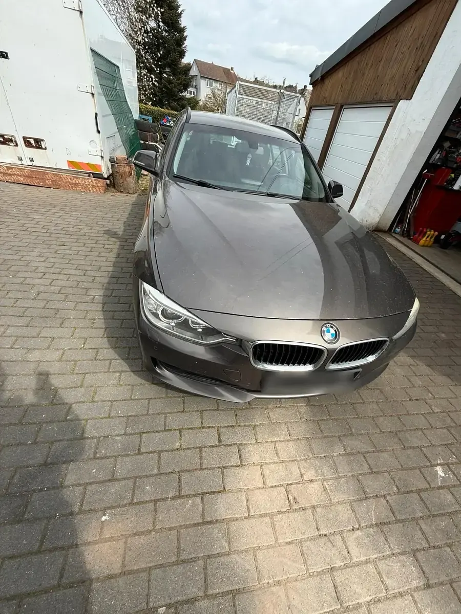 Gebraucht BMW 316 115 PS (84 kW) 2013 Braun Kombi